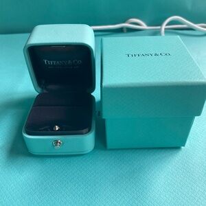 Tiffany & Co. New, ring box, authentic.
